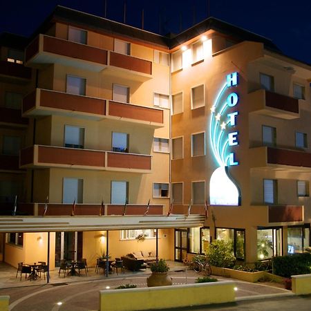 Hotel Il Delfino San Vincenzo Exterior photo